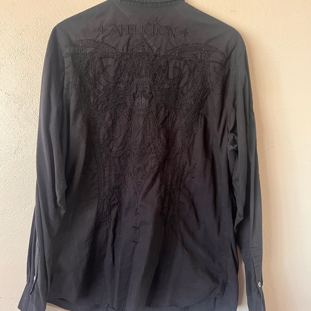Affliction button down XL - Picture 3 of 4